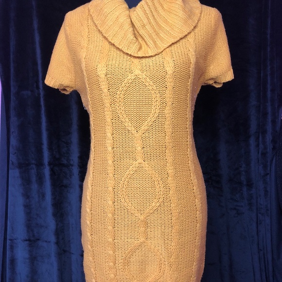 Yellow knit dress - Picture 1 of 2